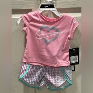 New 2 piece Girls  Nike short set